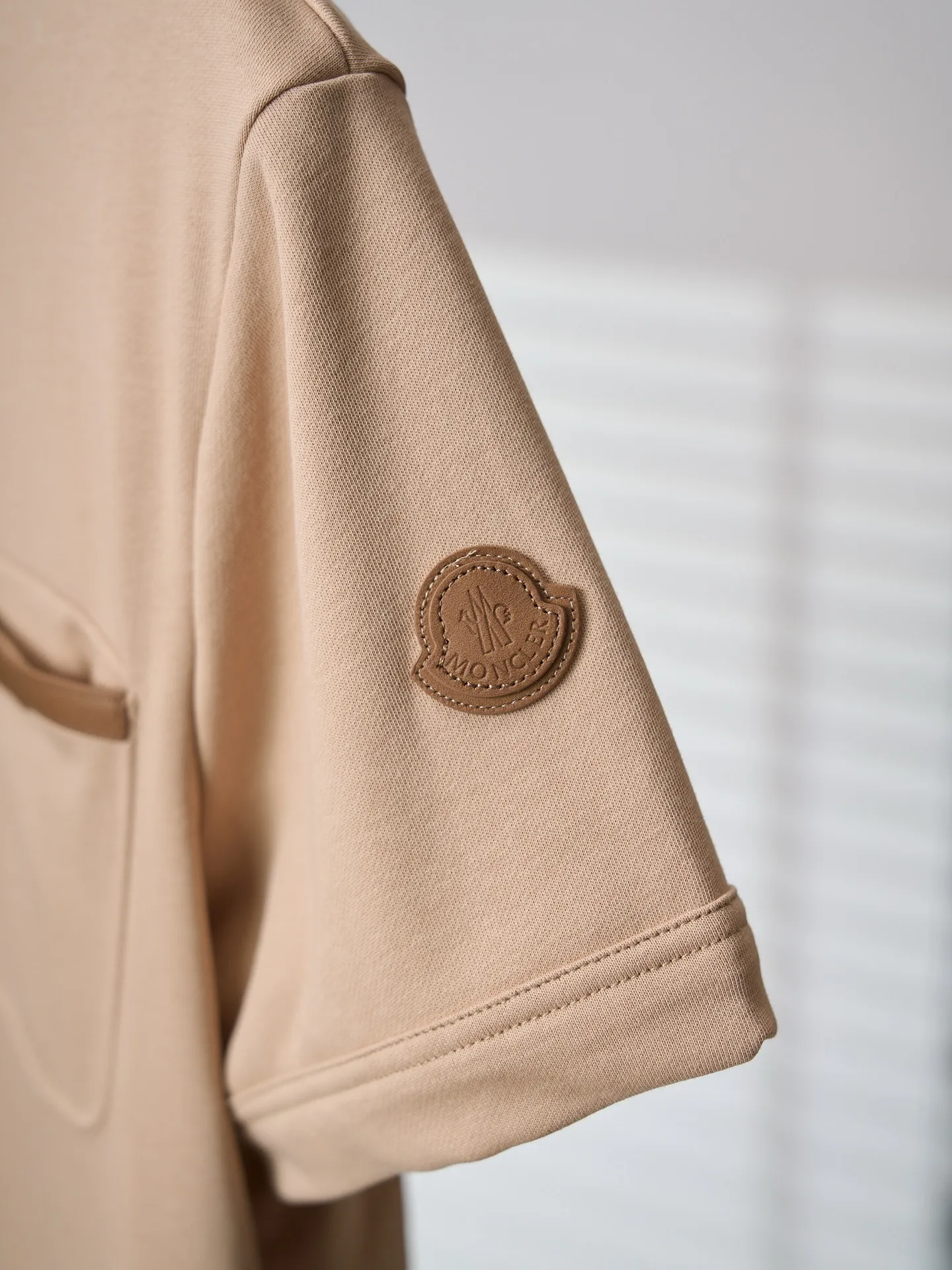 MONCLER/ LOGO T （ 2） 【In Stock】S M L XL Authentic 4500 ，100% 300 ，1*1 320 ， 180 ， ， ， ， 1：1LOGO ， 1：1 ， ，（ ， ）